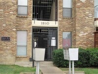Building Photo - 1810 N Garrett Ave