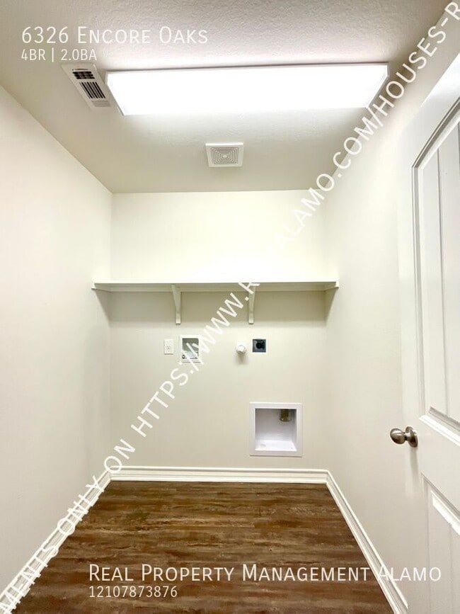 Building Photo - 6326 Encore Oaks