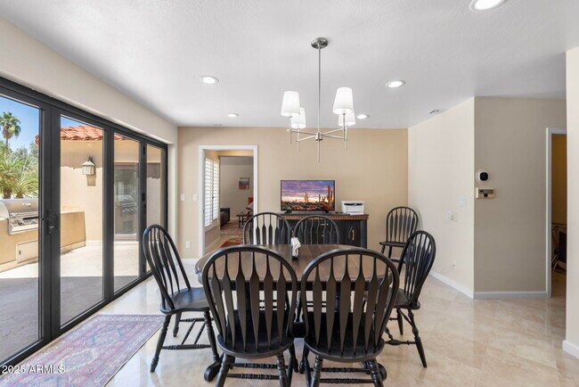 Building Photo - 4520 E Horseshoe Rd