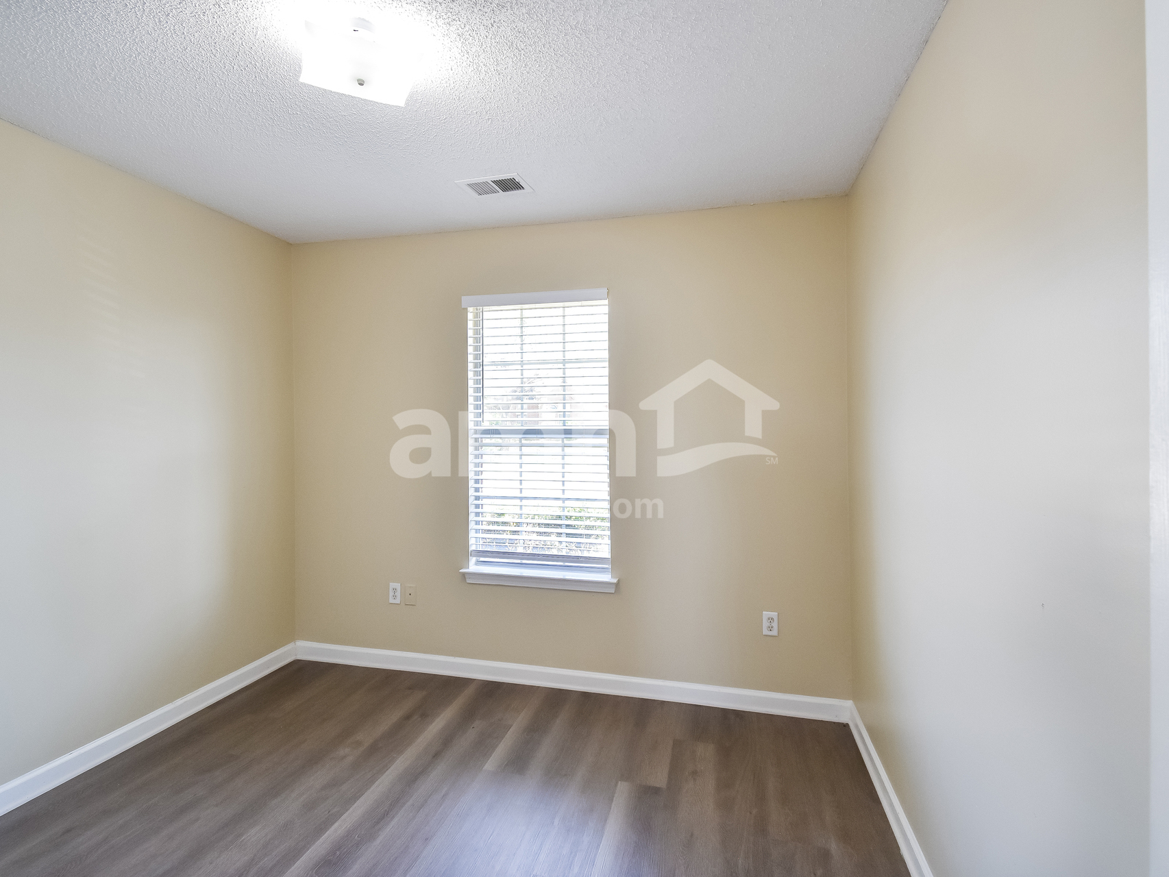 Building Photo - 4851 Phipps Dr