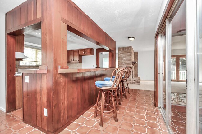 Building Photo - 403 Westwood Dr