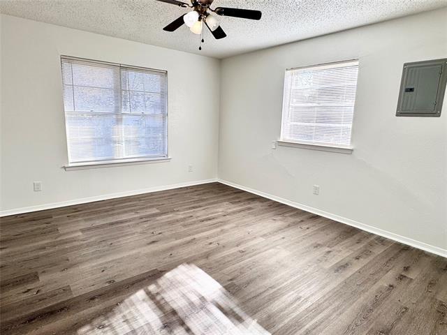 Building Photo - 141 NW Jayellen Ave