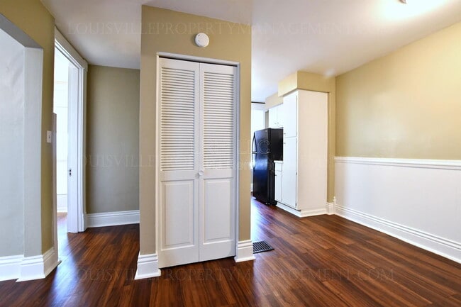 Building Photo - 319 W Lee St