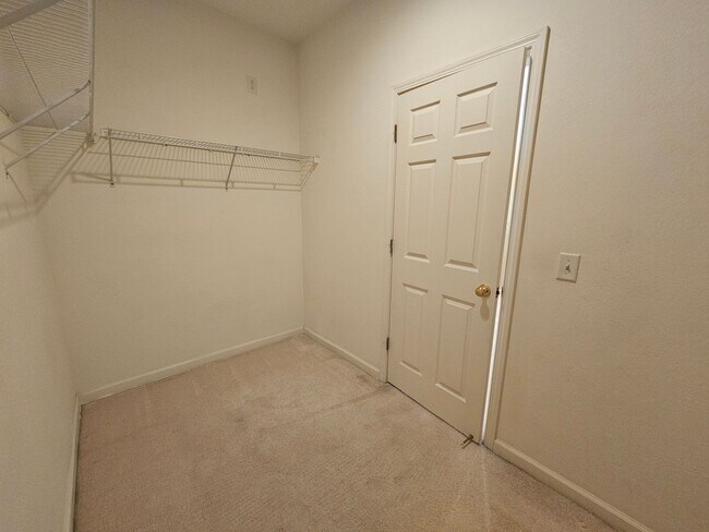 Building Photo - Single story home in Sylvan School District!