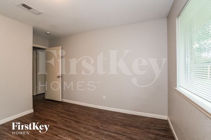 Building Photo - 6914 Leandra Dr