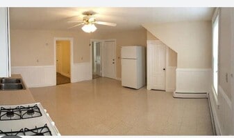 Building Photo - 1172 Roosevelt Ave