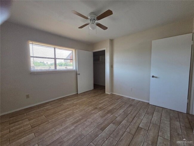 Building Photo - 10-25 1/2 N 25 1/2 St