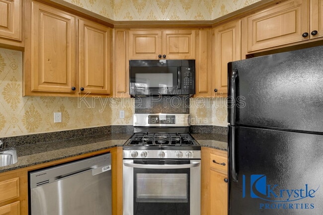 Building Photo - 664 Julmar Cir