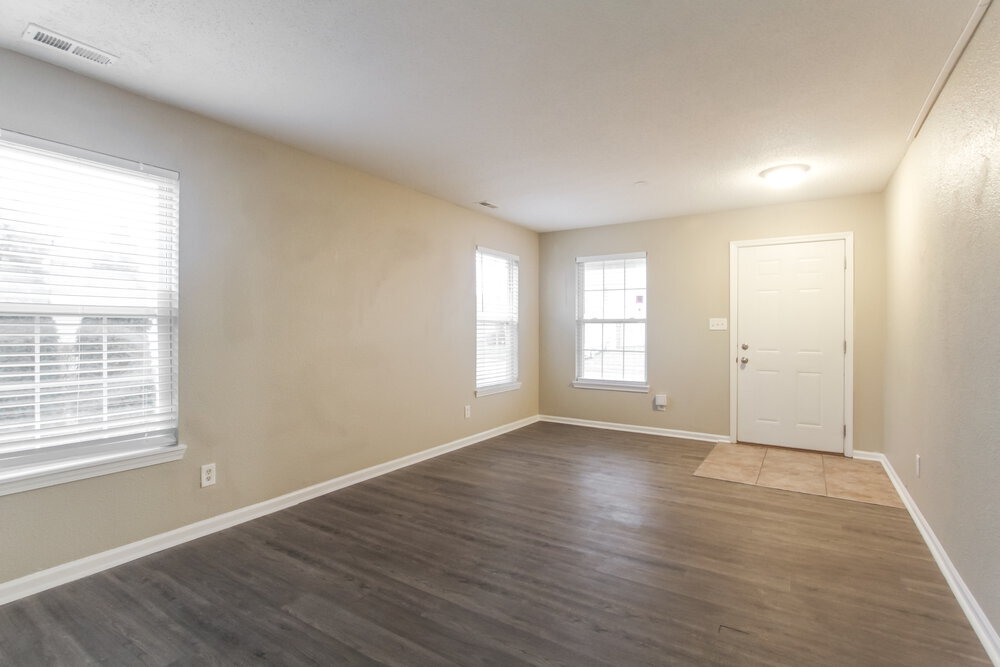 Building Photo - 607 Sweet Creek Dr