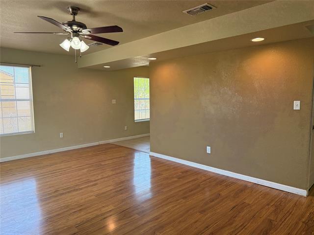 Building Photo - 733 S Crockett Dr