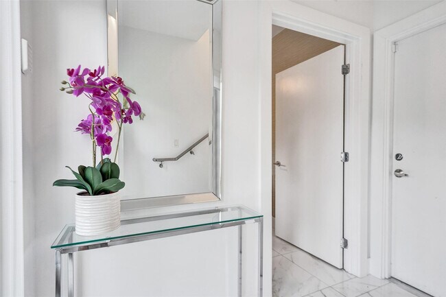 Building Photo - 1371 N Ocean Blvd