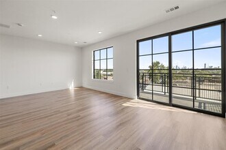 Building Photo - 4315 S Congress Ave