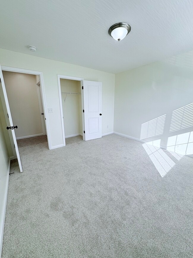 Building Photo - Charming 3BR 2.5BA w/ Pond-View Patio • Fireplace • Loft in Blacklick