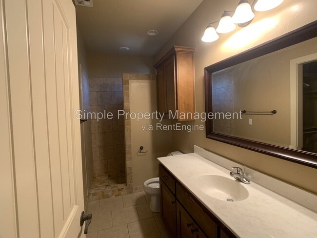 Building Photo - 2884 Muzzy St