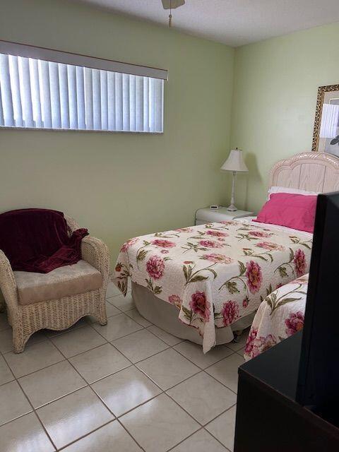 Building Photo - 2615 Garden Dr N