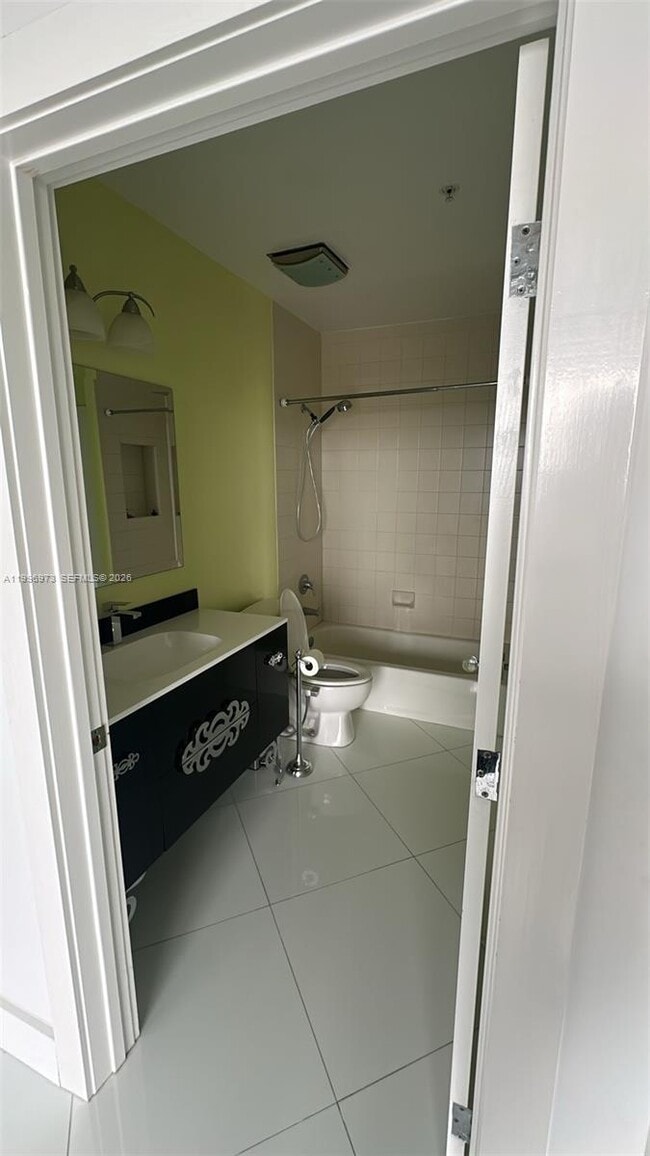 Building Photo - 2600 SW 27th Ave