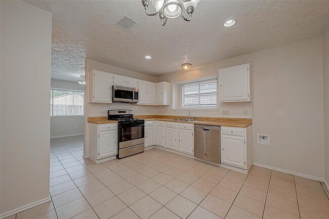 Building Photo - 1514 Jo Ann Ln