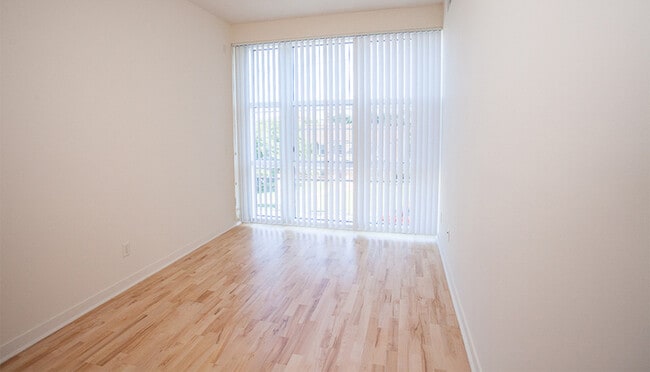 Building Photo - 242 E Water St