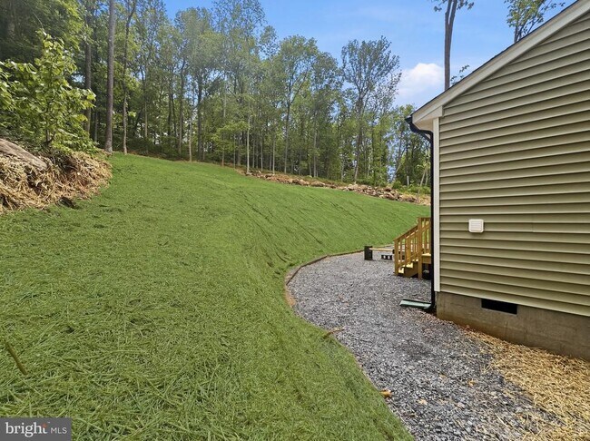 Building Photo - 441 High Top Rd