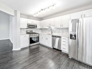 Building Photo - 13843 S Cambridge Cir