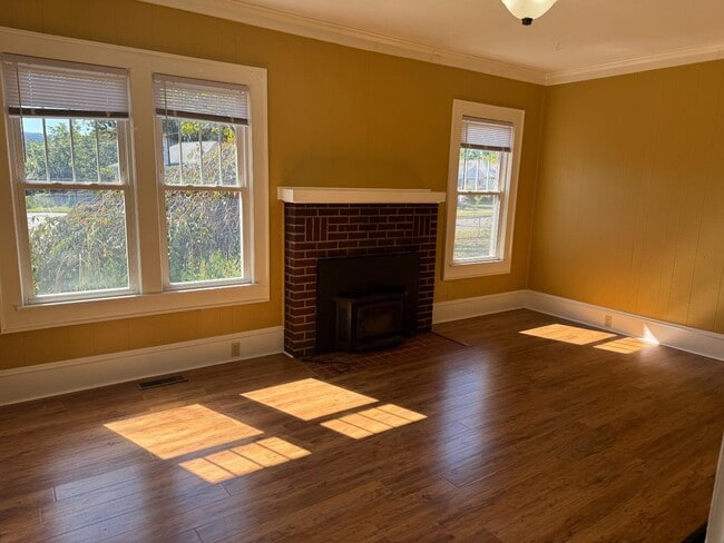Building Photo - 342 Highland Ave