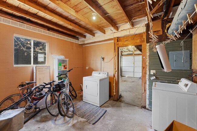 Building Photo - 1214 Munson Ave