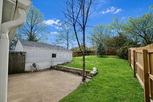 Building Photo - 449 Crest Ave