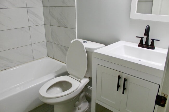 Building Photo - 5707 Alan Dr