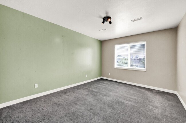 Building Photo - 774 Star Spangled Dr