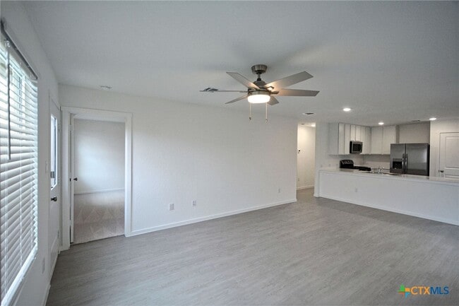 Building Photo - 3748 Axis Hl St