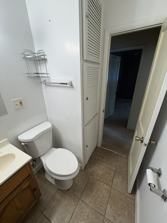 Building Photo - 313 E North St