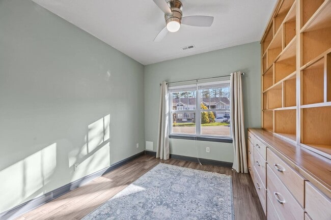 Building Photo - 123 Foxden Dr