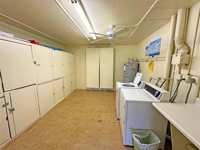 Building Photo - 543 Mansfield M