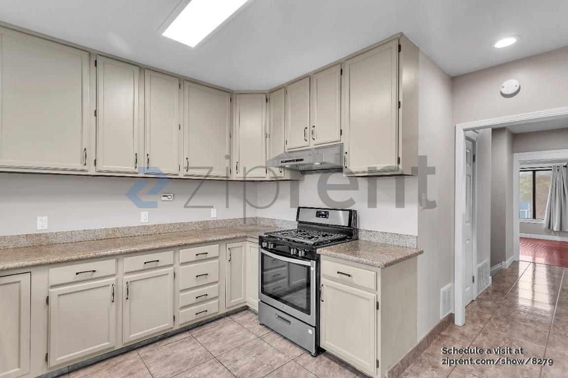 Building Photo - 1527 47th Ave