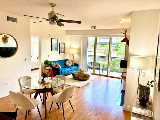 Building Photo - Bright & Peaceful 2 Bed, 2 Bath Corner Con...