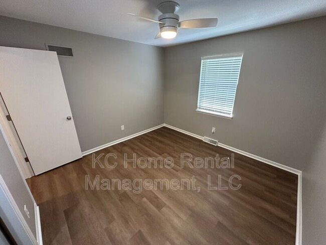 Building Photo - 8640 N Hull Ave
