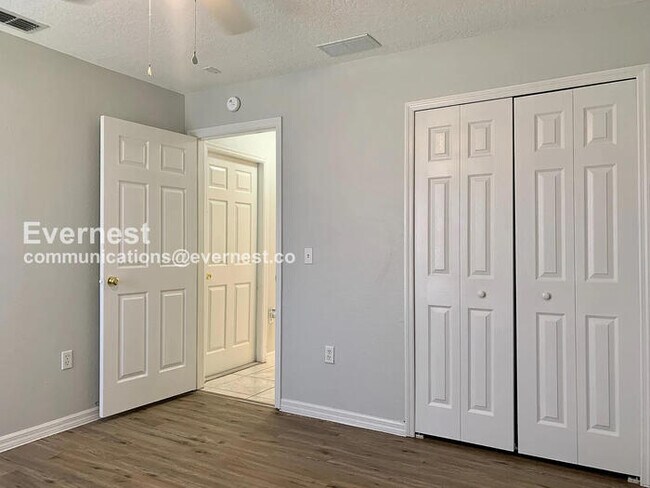 Building Photo - Spacious Home with Attached Garage and Central Air | Pet friendly | Available Soon!