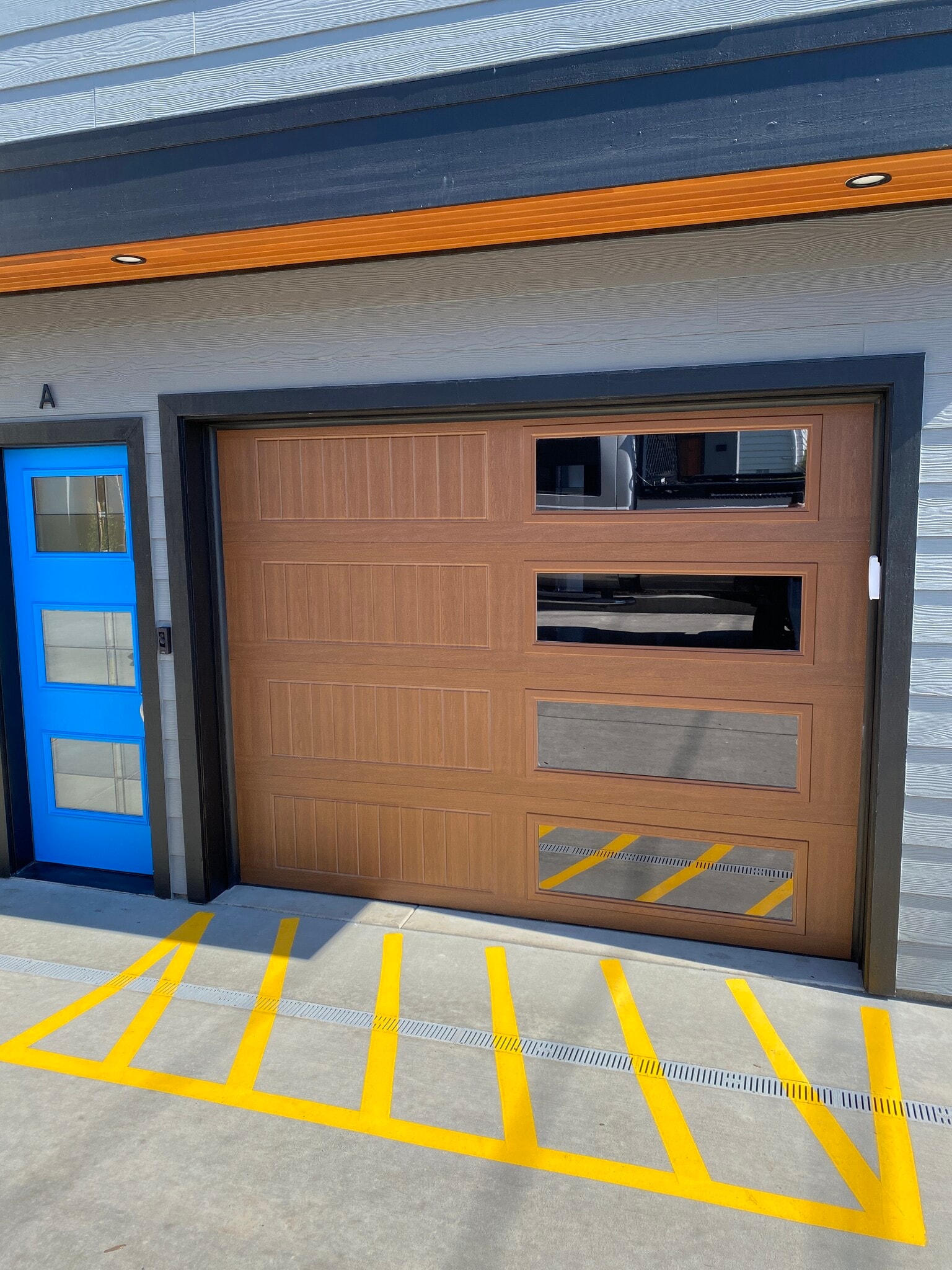 Building Photo - 2380 Willamette St