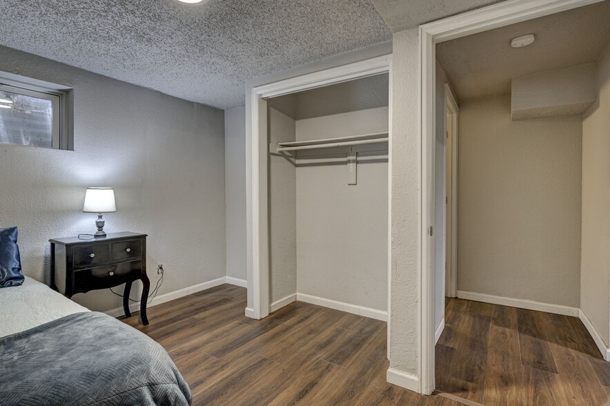 Building Photo - 1222 Hartford St