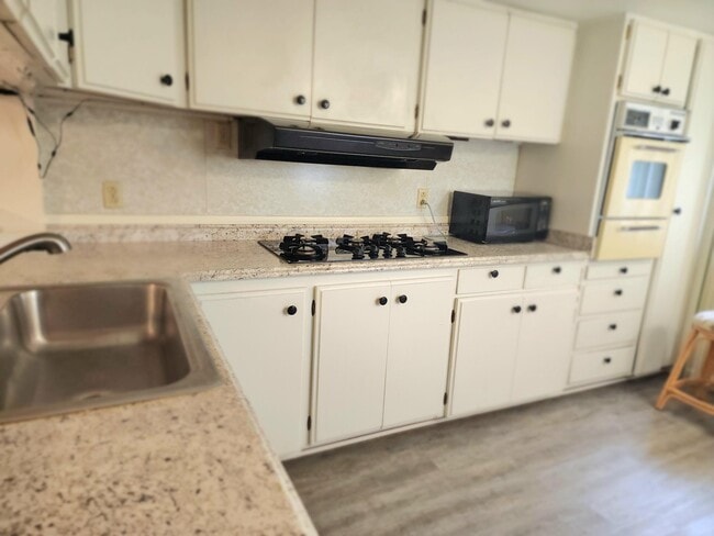 Building Photo - 69470 Midpark Dr