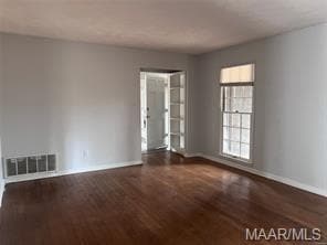 Building Photo - 570 Chatsworth Dr
