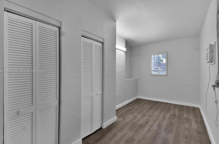 Building Photo - 547 NW 49th St