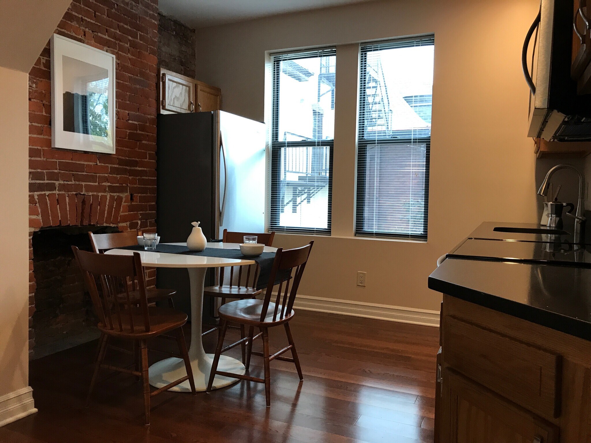 Plenty of dining space - 5960 Alder St