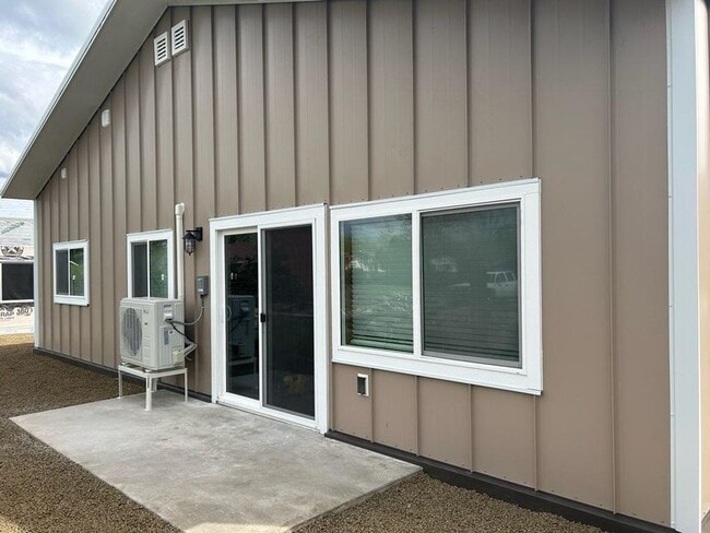Building Photo - Beautiful newly built 3 bed 2 bath home