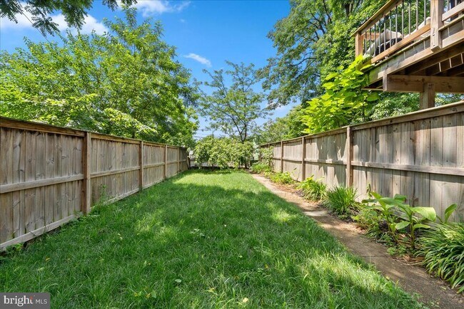 Building Photo - 1273 Oates St NE