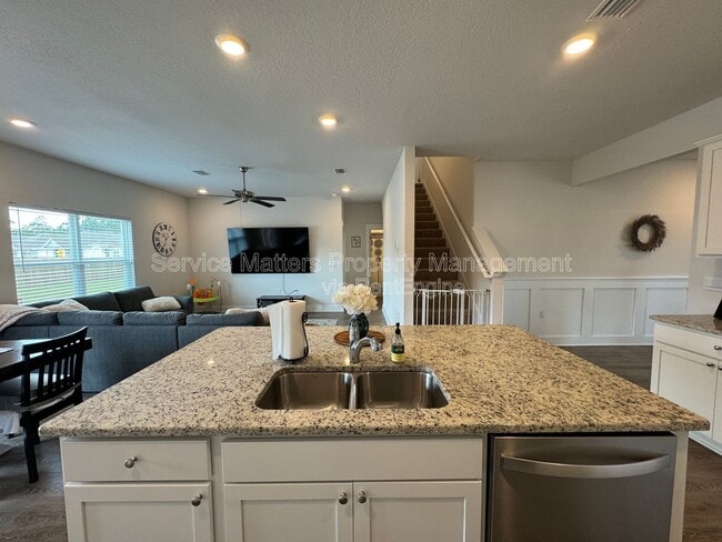 Building Photo - 5772 Danbury Blvd