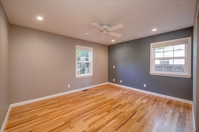 Building Photo - Adorable Corner Lot Home in North End