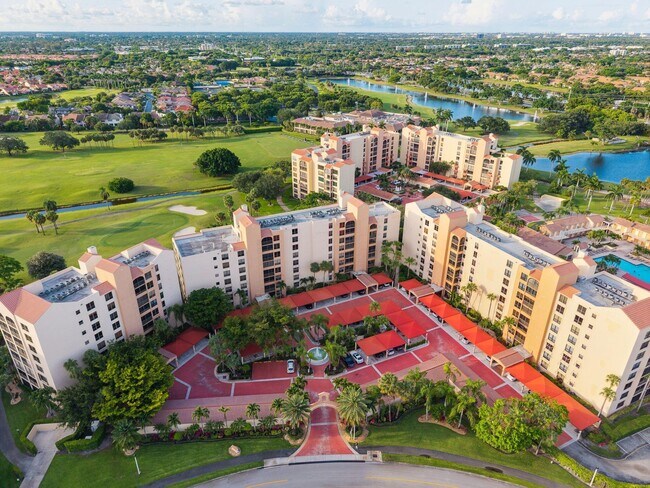 Building Photo - 7217 Promenade Dr