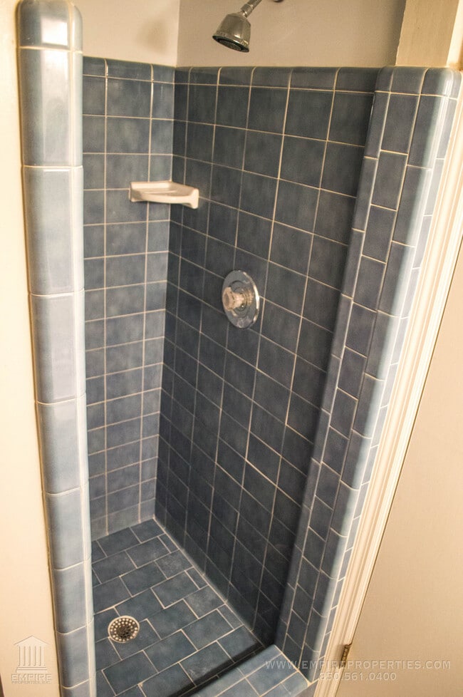 Building Photo - Beautiful Large home off of Mahan