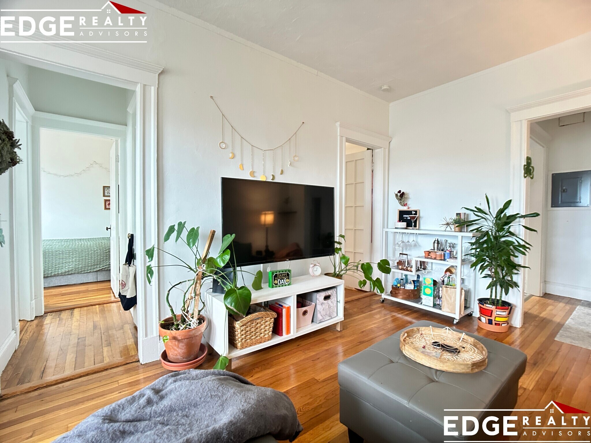 Building Photo - 264 Kelton St